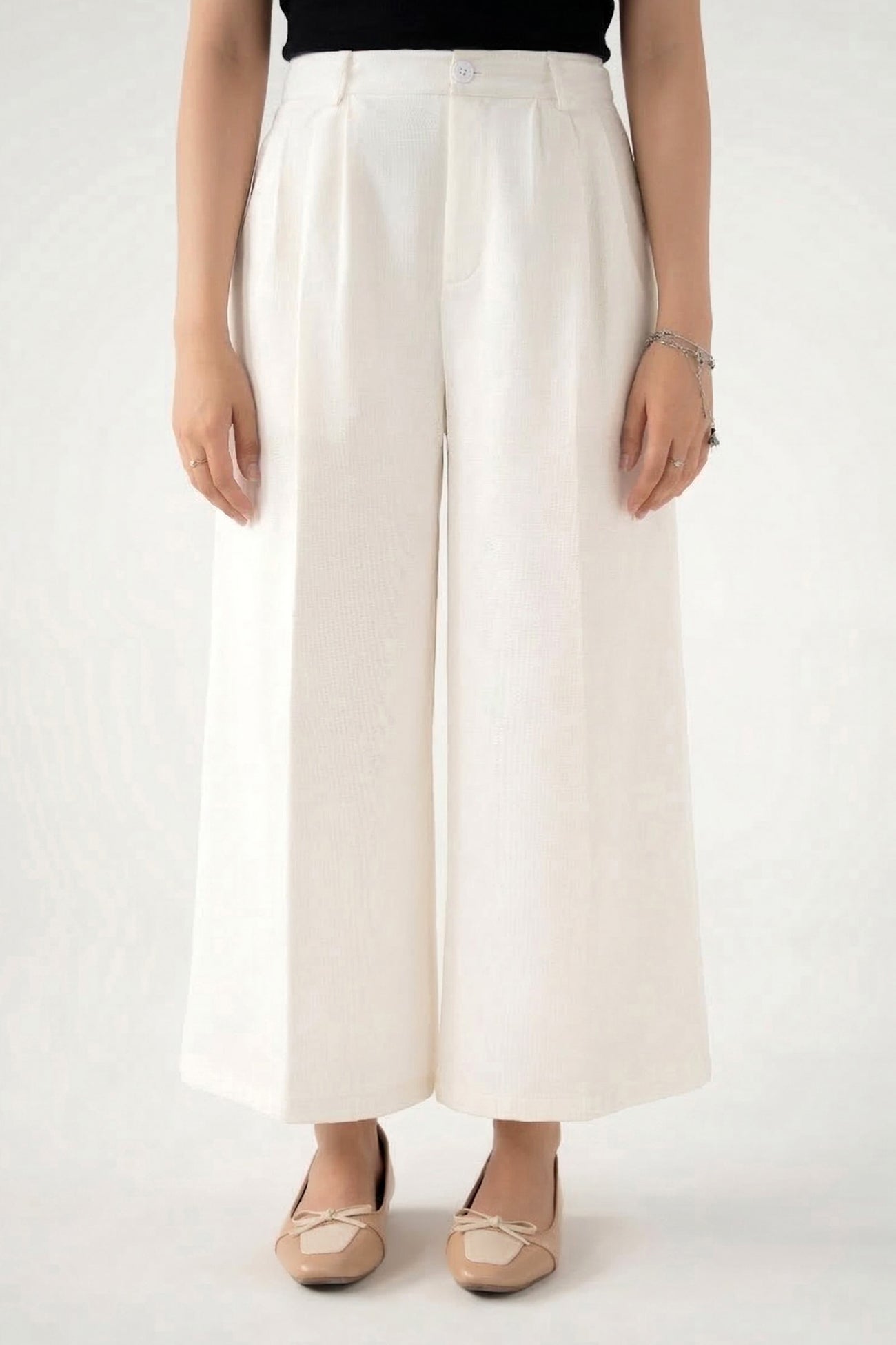 Essential Pleated Pants