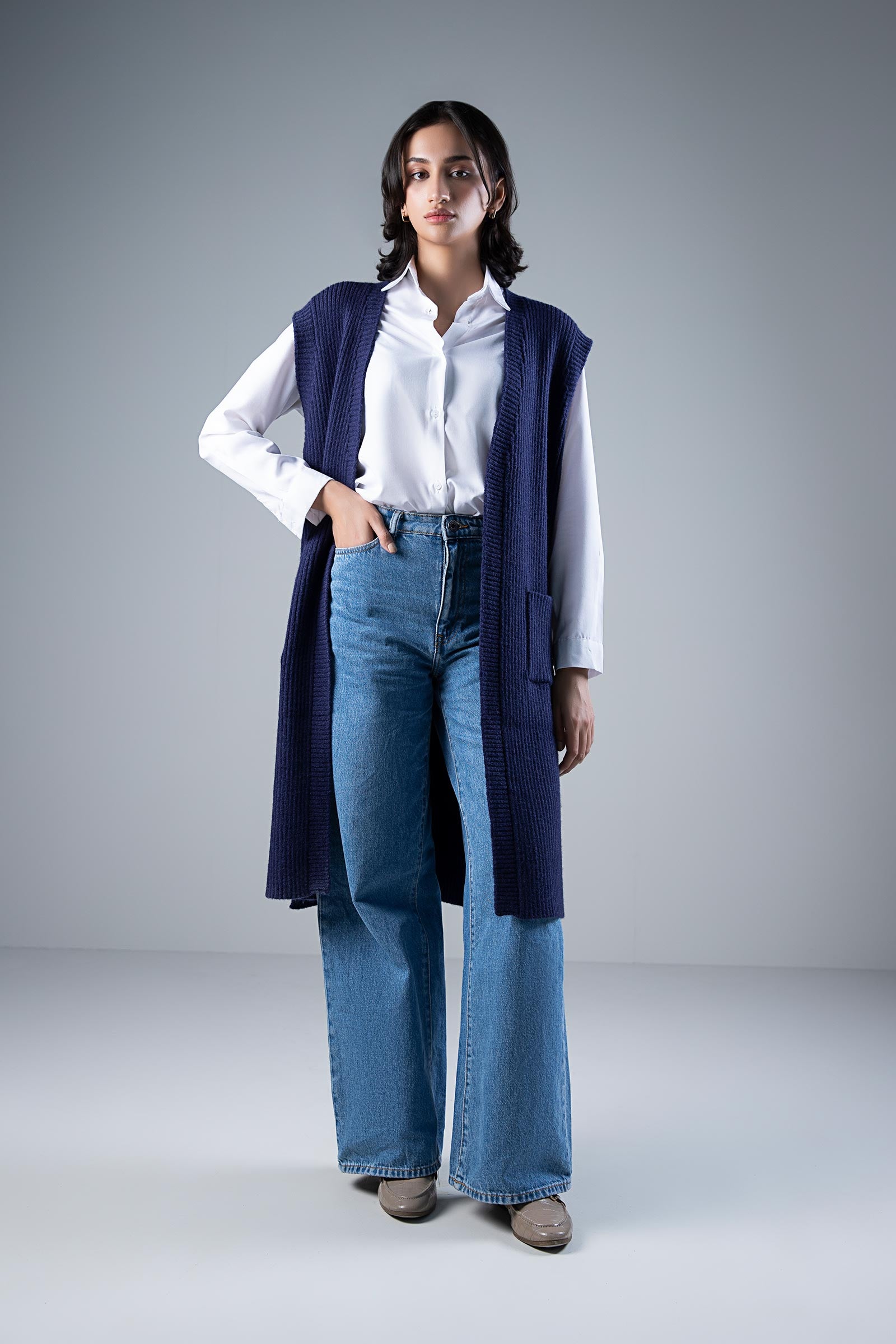 Sleeveless Long Cardigan