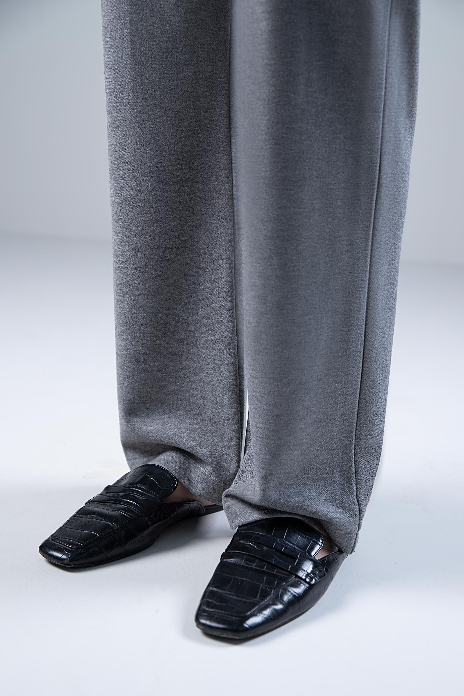 Relaxed Straight Pants