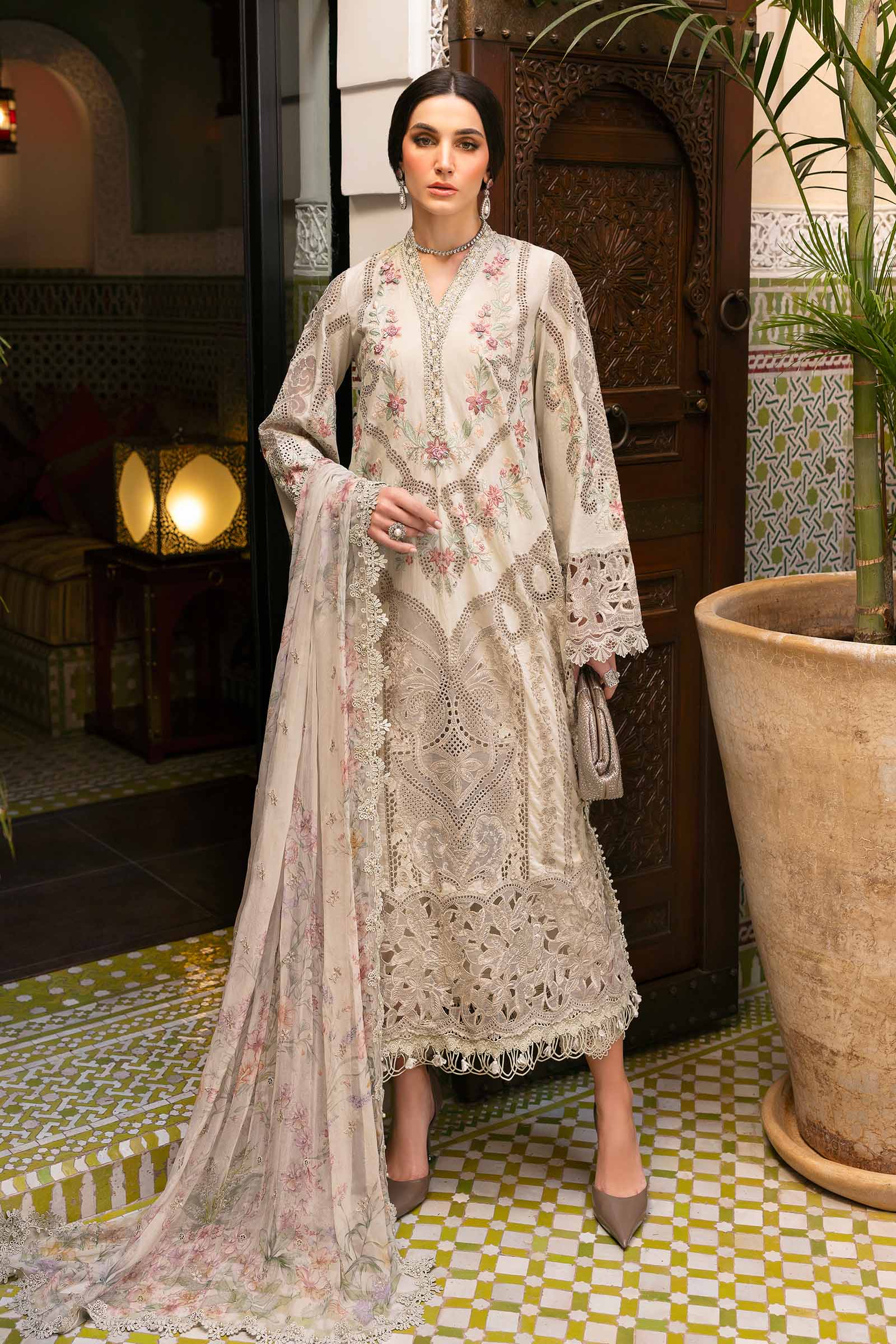 Video preview - 3 Piece Unstitched Embroidered Lawn Suit | D-2514-B