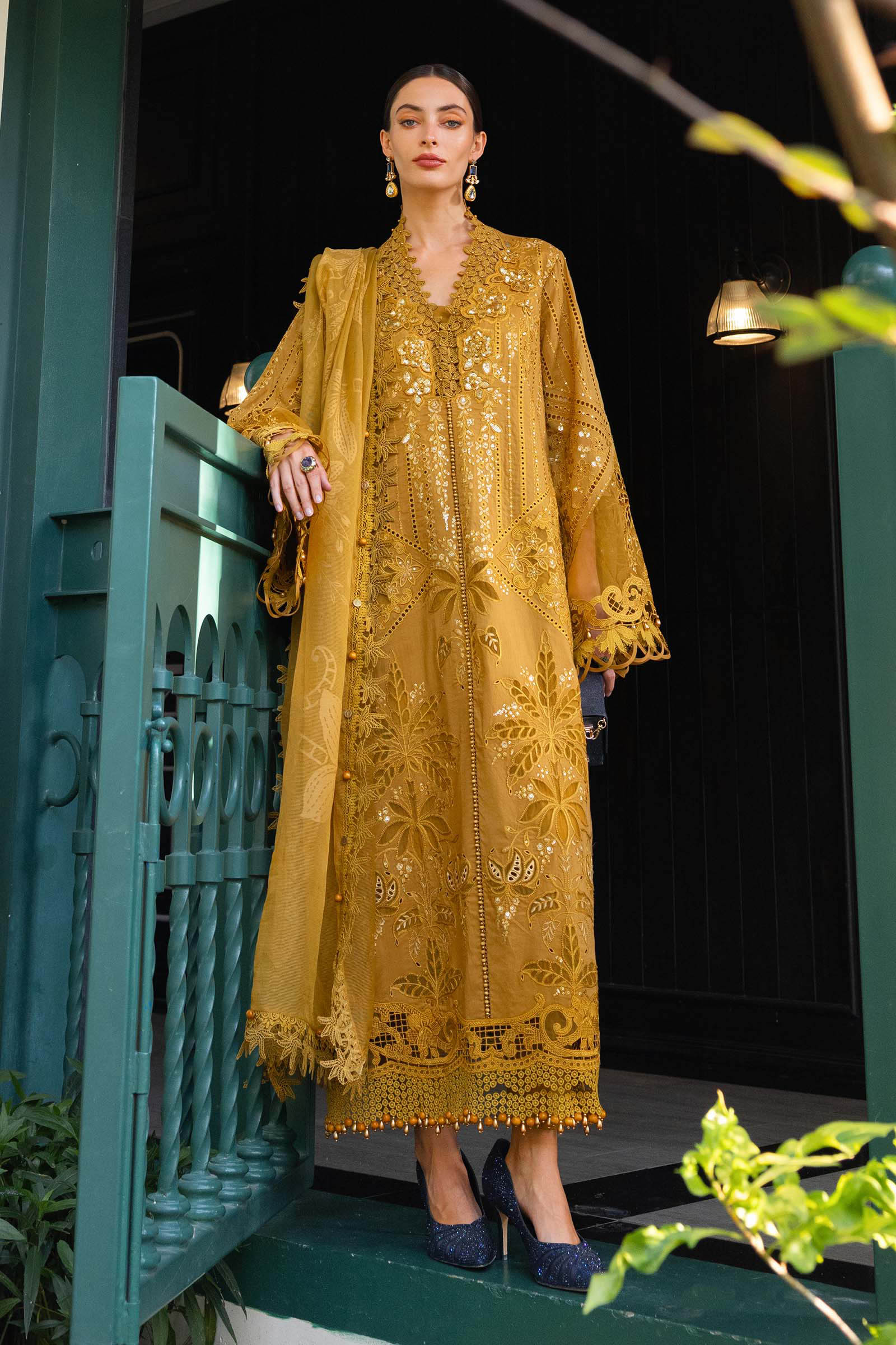 Video preview - 3 Piece Unstitched Embroidered Lawn Suit