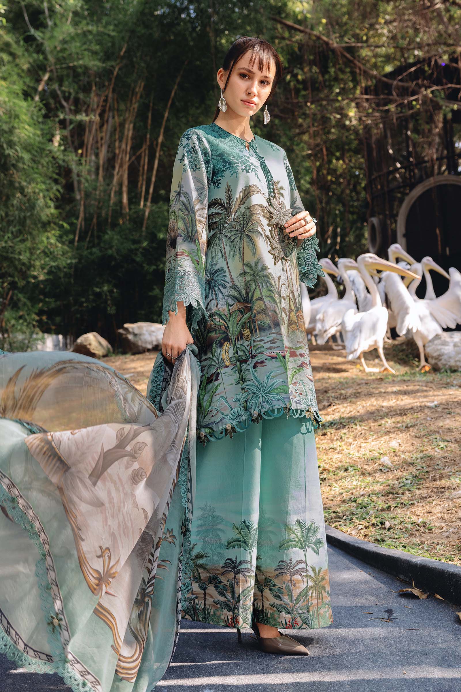 Video preview - 3 Piece Unstitched Embroidered Lawn Suit