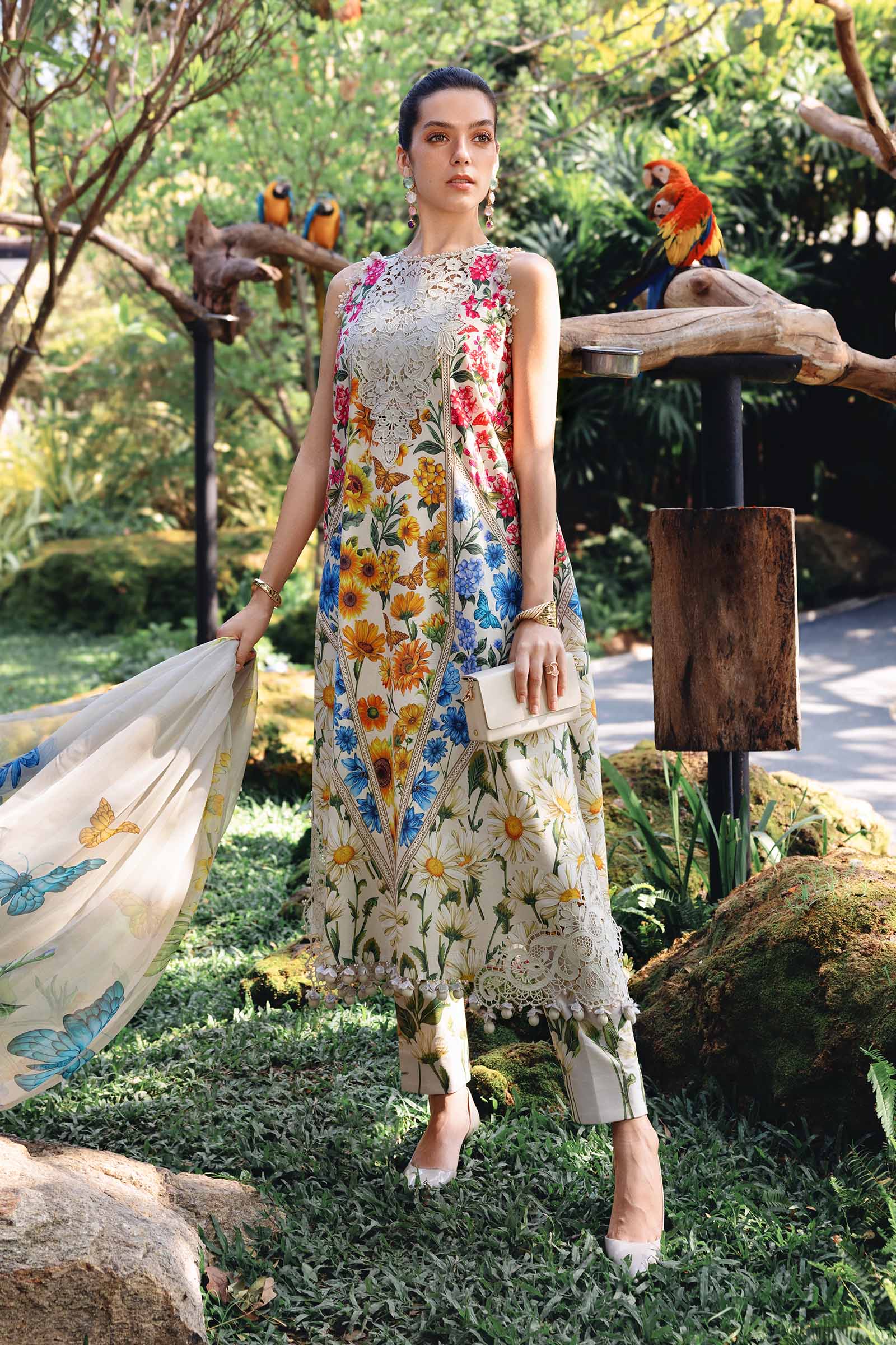 Video preview - 3 Piece Unstitched Embroidered Lawn Suit