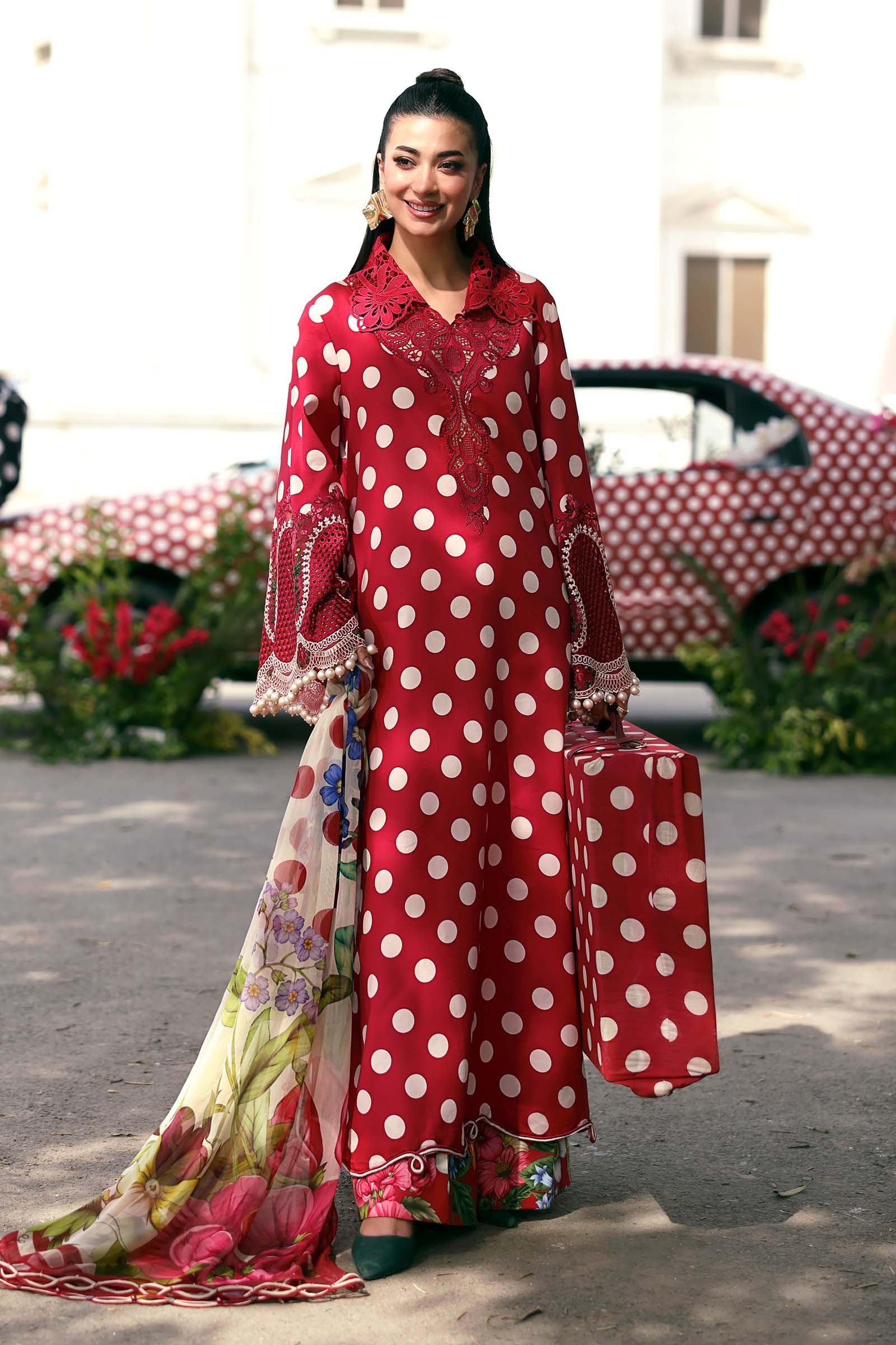 Video preview - 3 Piece Unstitched Embroidered Lawn Suit