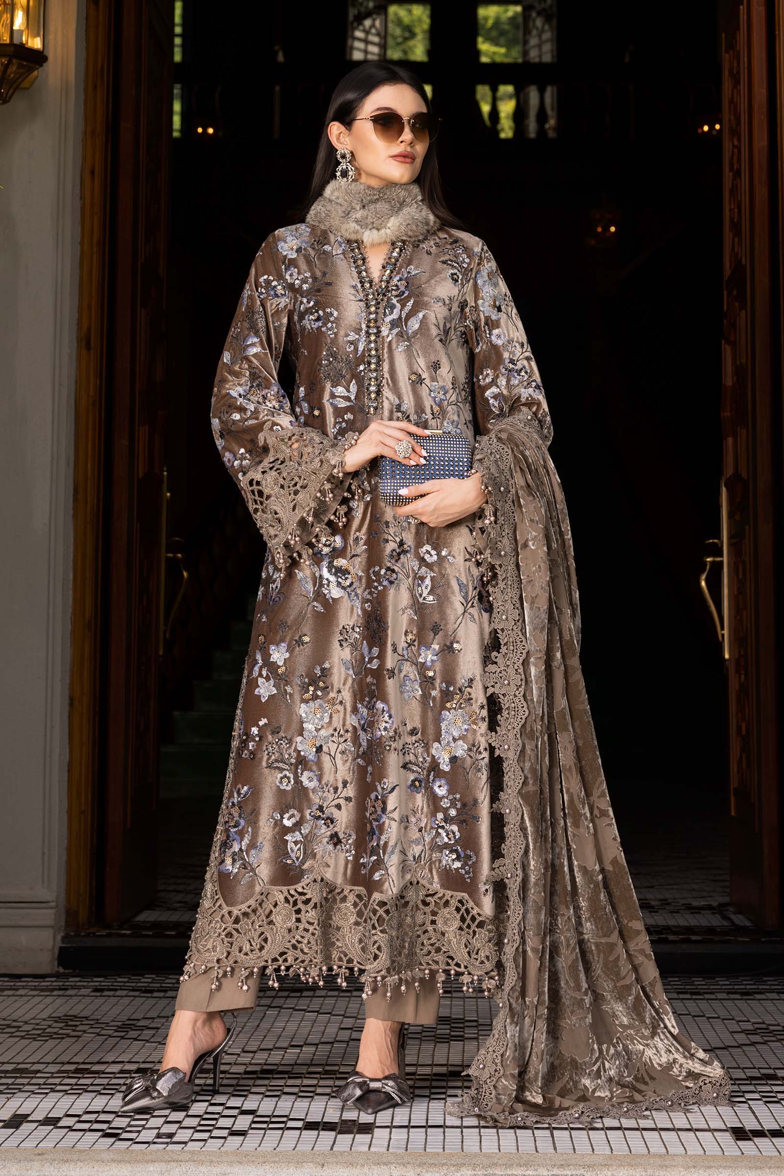 Video preview - 3 Piece Unstitched Embroidered Velvet Suit