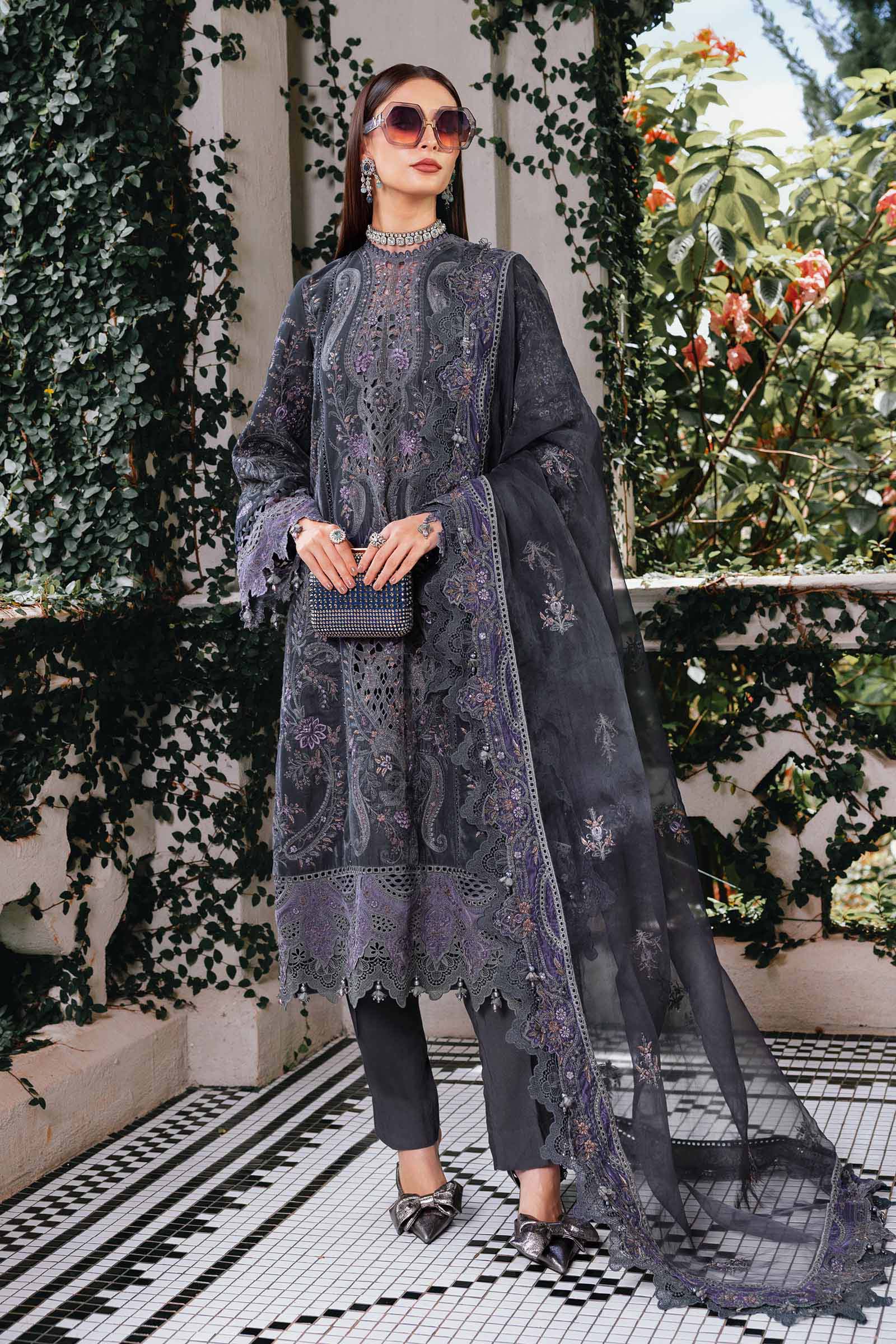 Video preview - 3 Piece Unstitched Embroidered Velvet Suit