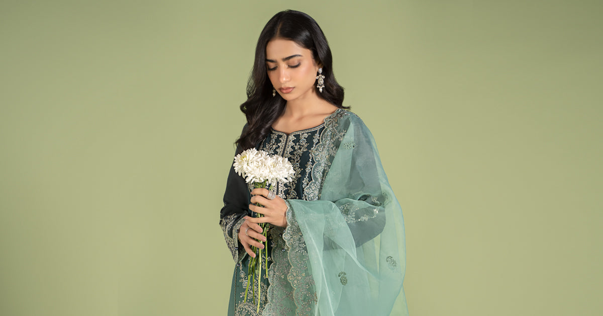 3 Piece Embroidered Lawn Suit
