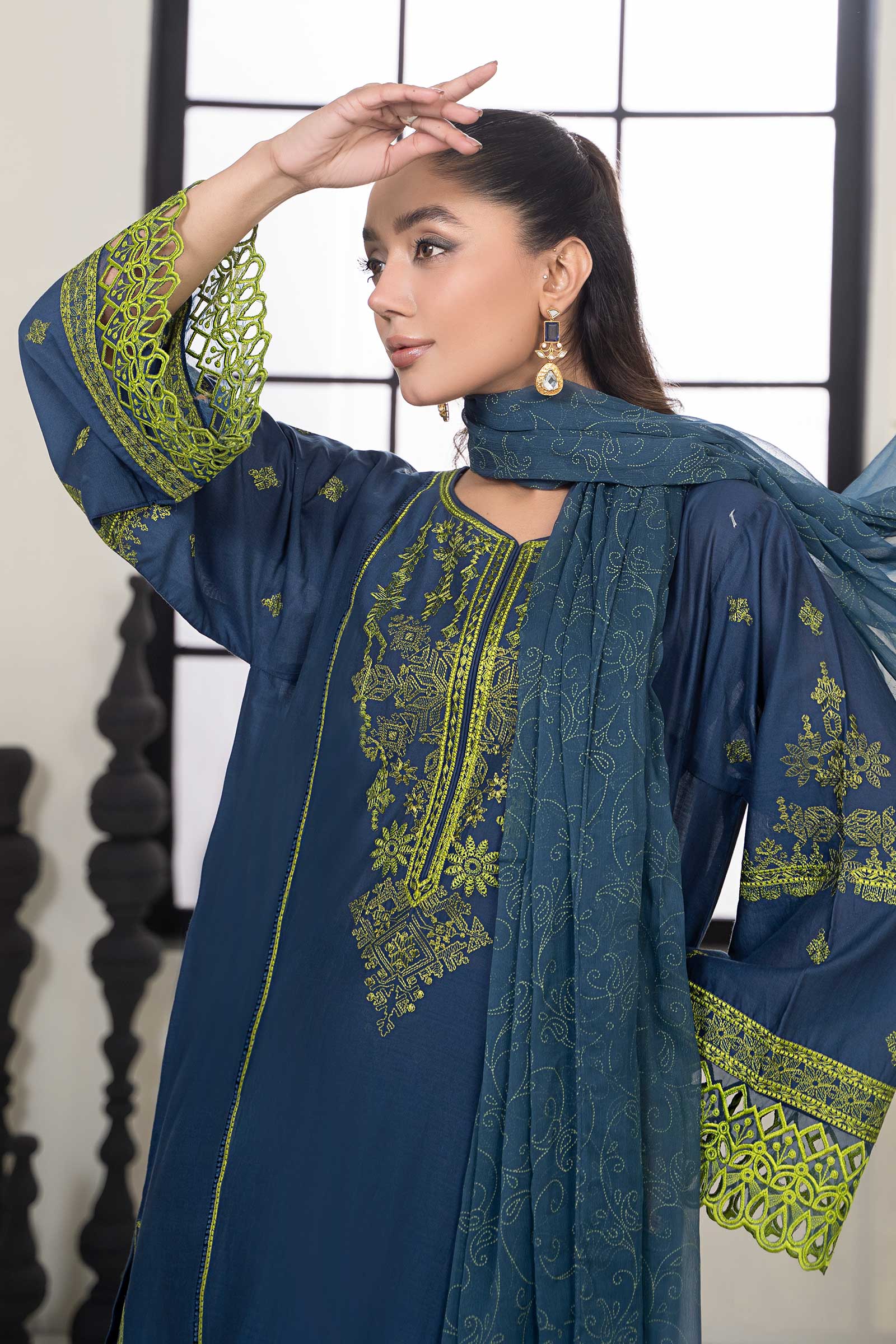 3 Piece Embroidered Lawn Suit