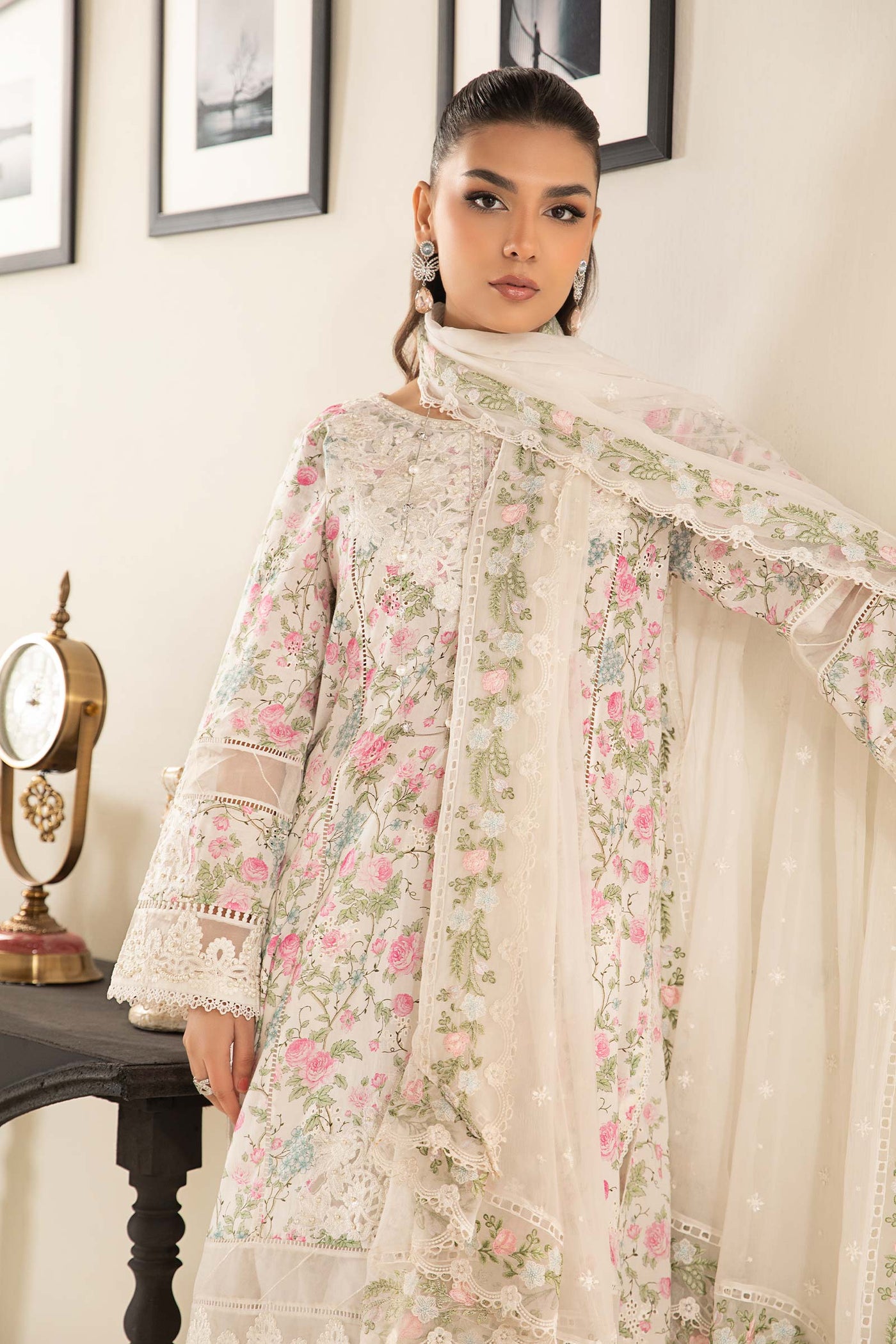 3 PIECE EMBROIDERED LAWN SUIT | DW-EF24-21