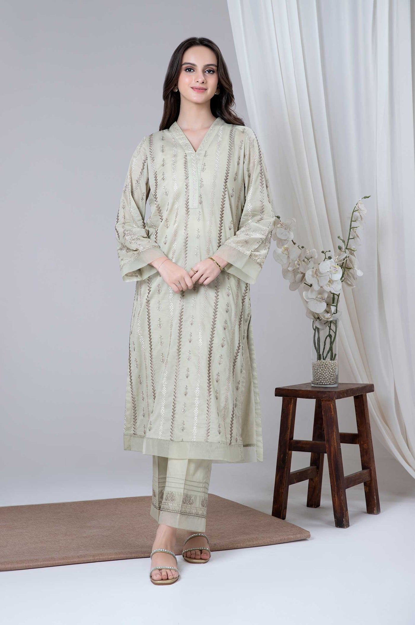 2 PIECE EMBROIDERED LAWN SUIT | MB-EF24-70