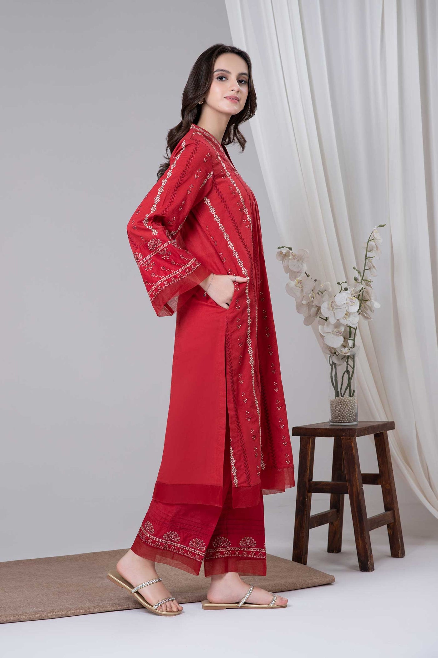 2 PIECE EMBROIDERED LAWN SUIT | MB-EF24-70