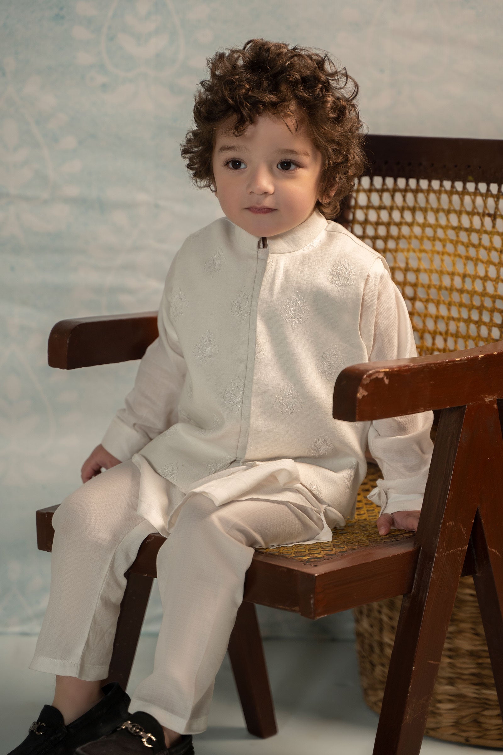 Embroidered Dobby Suit