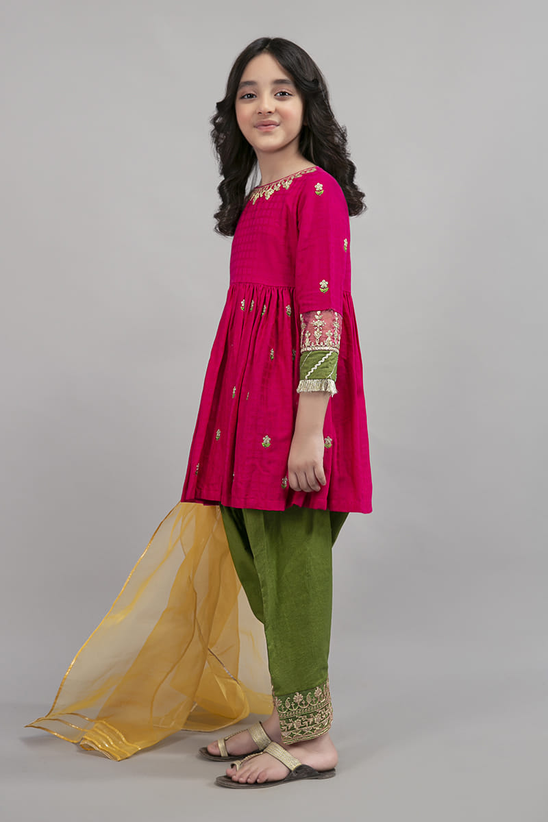 Suit Shocking Pink MKD-W20-03