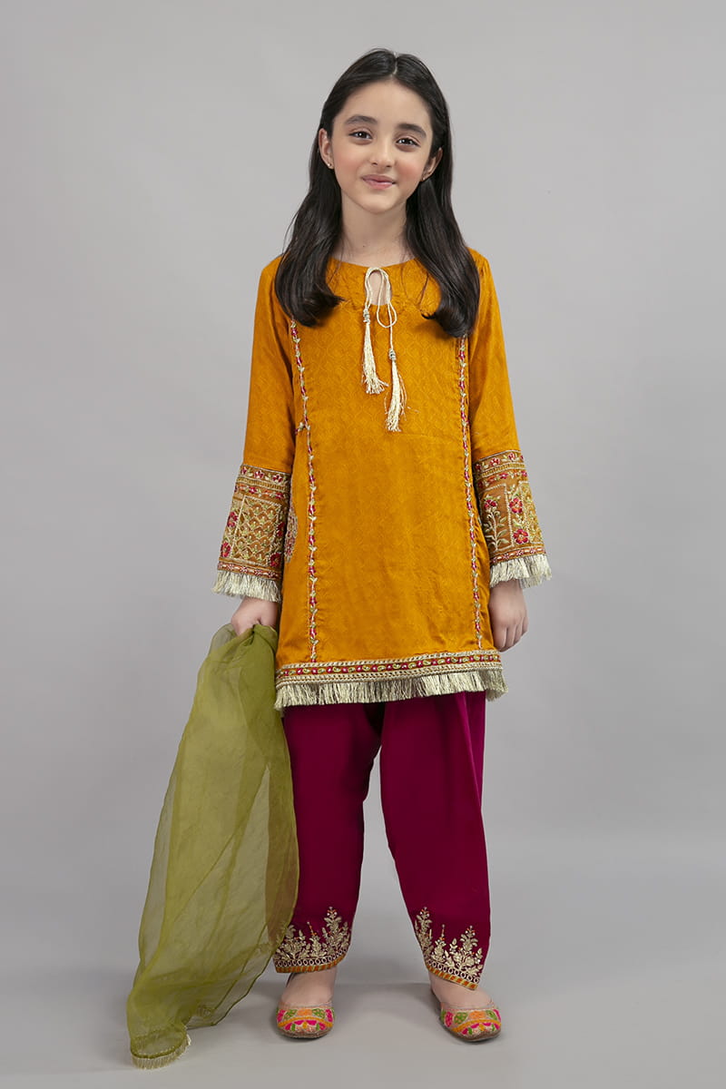 Suit Yellow MKD-W20-18