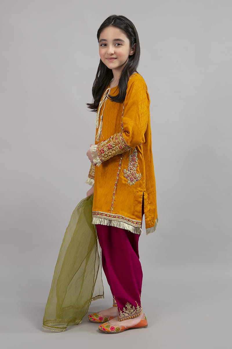 Suit Yellow MKD-W20-18