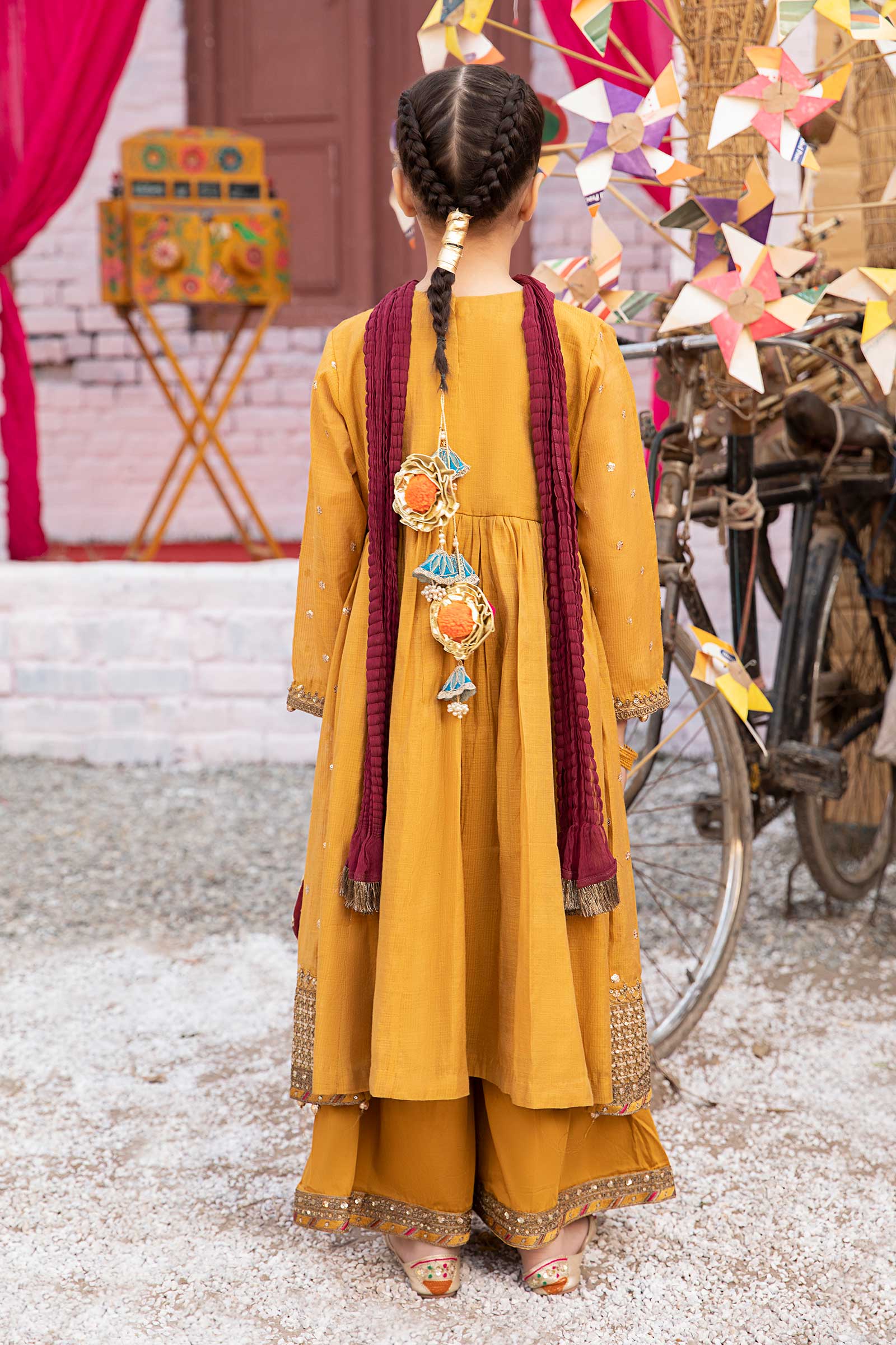 3 Piece Embroidered Zari Lawn Suit