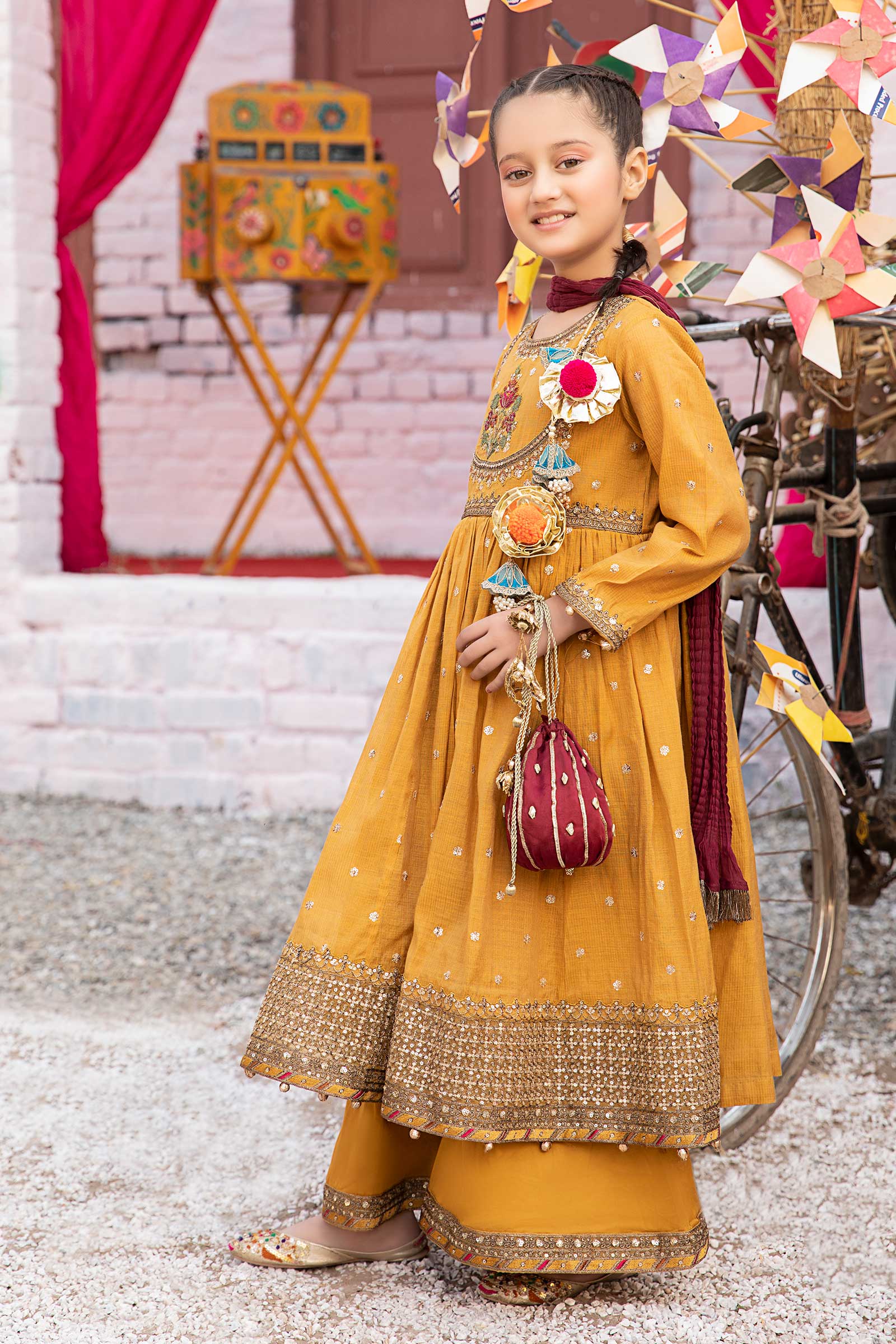 3 Piece Embroidered Zari Lawn Suit